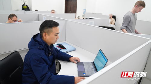 絲路上的班列丨一次特別的跨國(guó)尋訪(fǎng) 七千公里外的堅(jiān)守 文化經(jīng)紀(jì)人服務(wù)